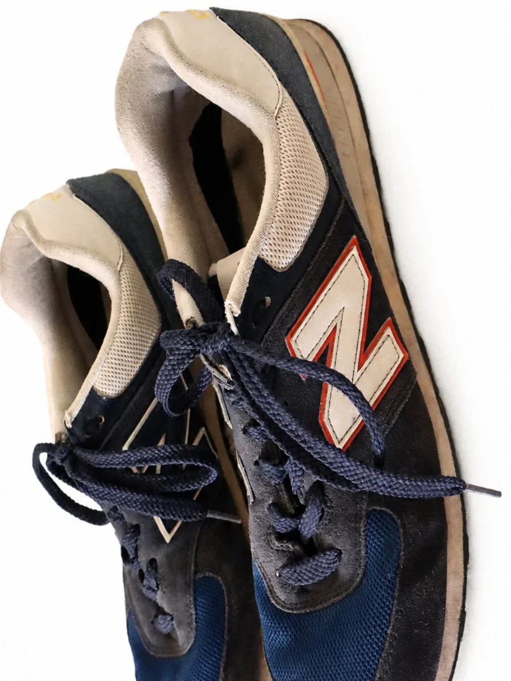 New Balance 574 Men’s Size 10.5 Navy Blue Gray Suede Mesh Sneakers